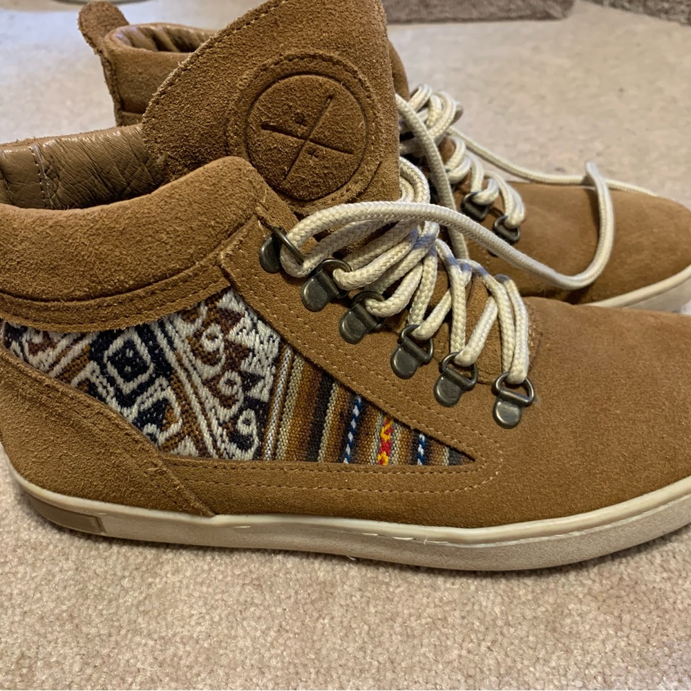 Ladies’ Inkkas Tan Suede Camping Ankle Boots Sz 8